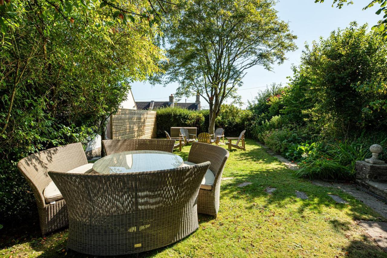 Wisteria View With Hottub & Cabin Sleeps 20 Chippenham  Exterior foto